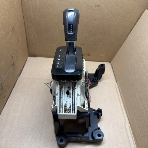 2008-2009 Ford Taurus 8G1P7K004AJW Used OEM Floor Shifter