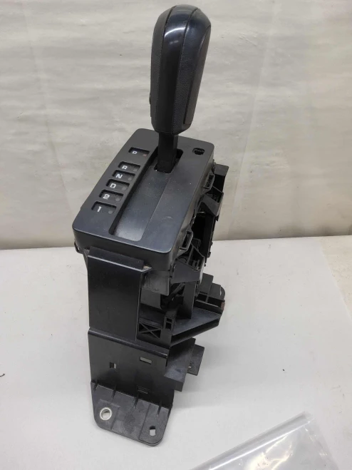 Ford Escape 8L8P7K004CA3JA6 Used OEM Floor Shifter