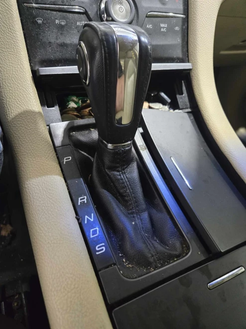 2013-2019 Ford Taurus GG1Z7210CB Used OEM Floor Shifter