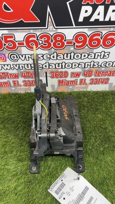 2020 Chevrolet Equinox 13534680 Used OEM Floor Shifter