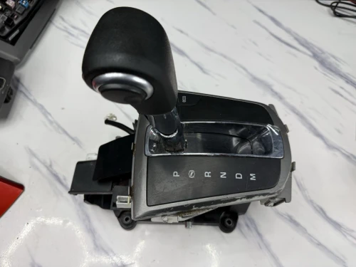 2013 Chevrolet Captiva 22830098 Used OEM Floor Shifter