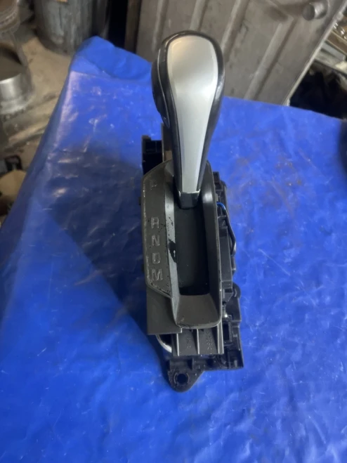 2010-2015 Chevrolet Equinox 22860725 Automatic Used OEM Floor Shifter