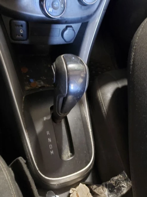 2013-2018 Chevrolet Trax Automatic Used OEM Floor Shifter