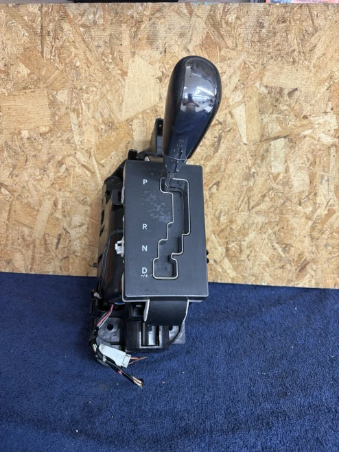 2005-2007 Dodge Charger 04779441AD Used OEM Floor Shifter