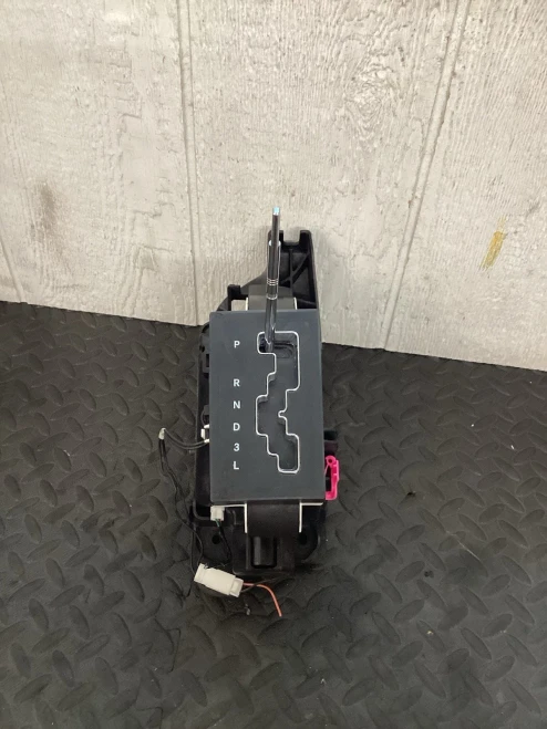 2005-2007 Dodge Magnum 04779385AC Used OEM Floor Shifter