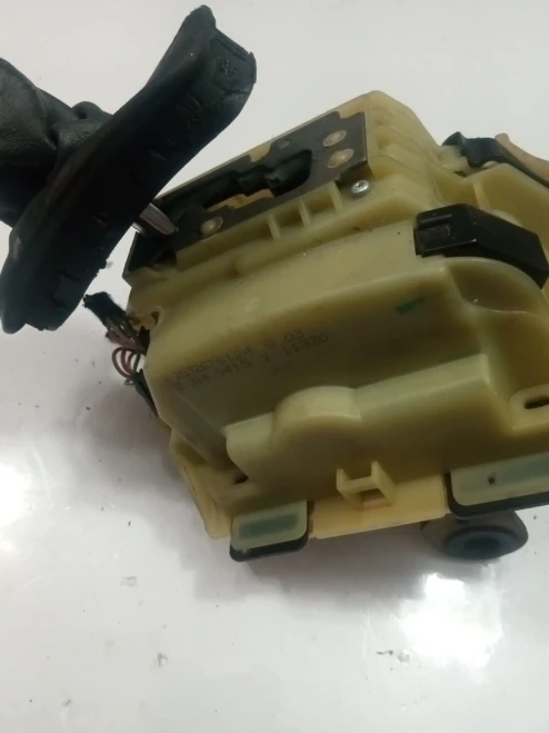 2001-2006 Mercedes-Benz C320 W203 Used OEM Floor Shifter