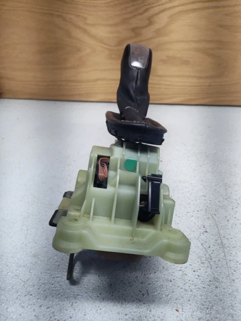 2003-2011 Mercedes-Benz W219 2112672224 Automatic W219 Used OEM Floor Shifter