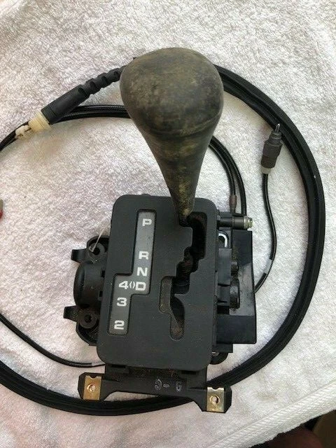 Mercedes-Benz W124 1242670206 W124 Used OEM Floor Shifter