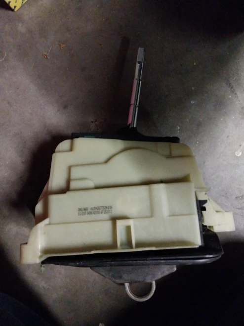 Mercedes-Benz C300 A2042673724 W204 Used OEM Floor Shifter