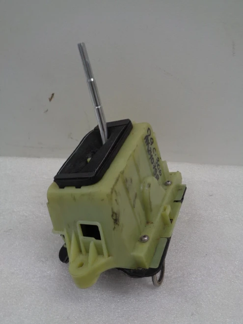 2008-2011 Mercedes-Benz C300 AK240798 W204 Used OEM Floor Shifter