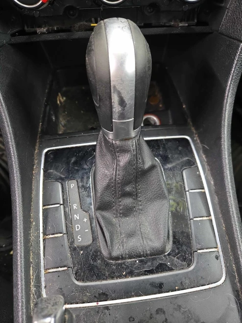 2012-2015 Volkswagen Passat Used OEM Floor Shifter