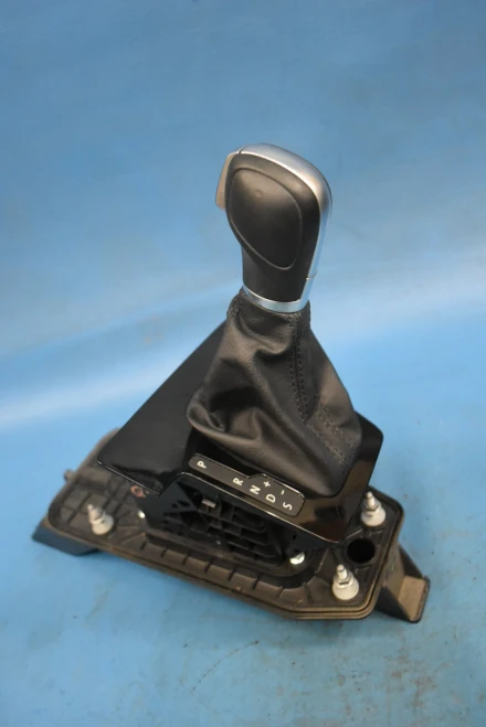 2012-2015 Volkswagen Passat 5K1713025AQ Used OEM Floor Shifter