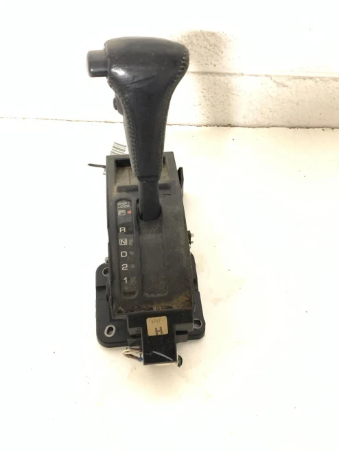 Infiniti QX4 Used OEM Floor Shifter