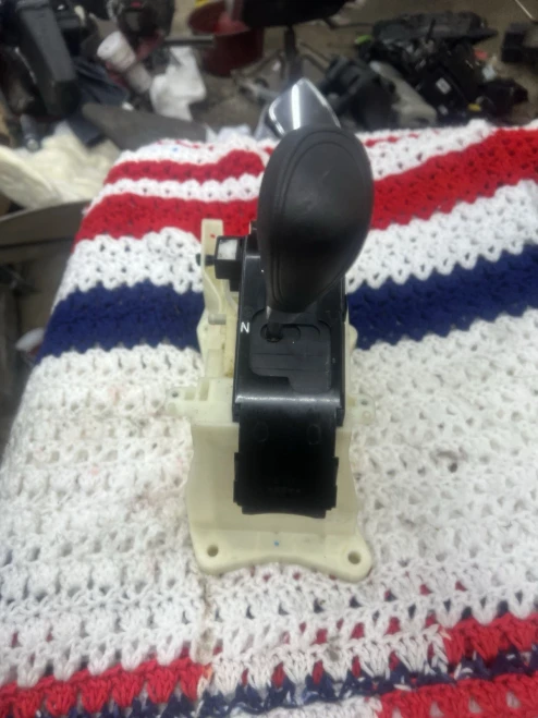 2011-2013 Hyundai Elantra 467003X100 Automatic Used OEM Floor Shifter