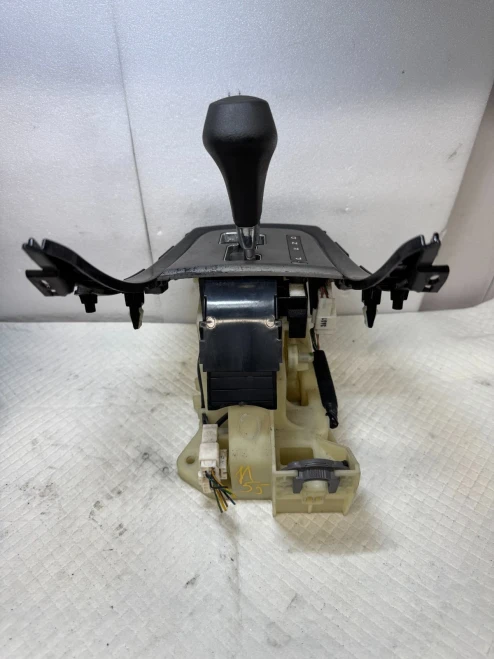 2013 Hyundai Elantra Automatic Used OEM Floor Shifter
