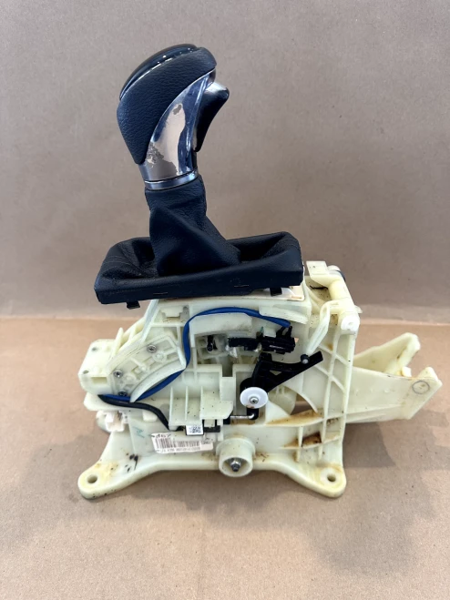 2015-2019 Hyundai Sonata 46700C1200 Used OEM Floor Shifter