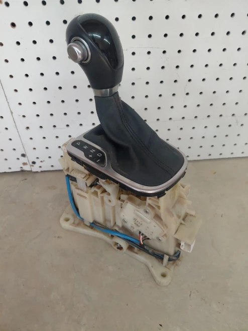 2010-2013 Kia Soul Automatic Used OEM Floor Shifter