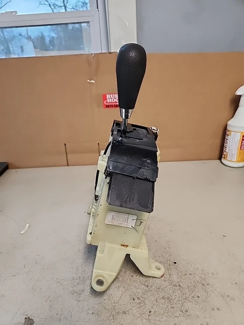 2013 Kia Sorento 467001U00VA Automatic Used OEM Floor Shifter