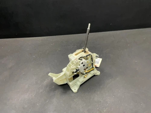 2017-2019 Kia Soul 46700B24202017 Used OEM Floor Shifter