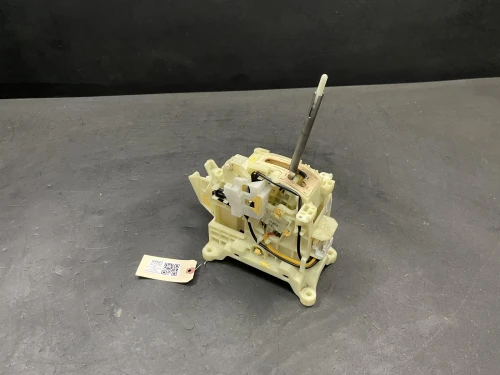 2017-2019 Kia Soul 46700B24202018 Used OEM Floor Shifter