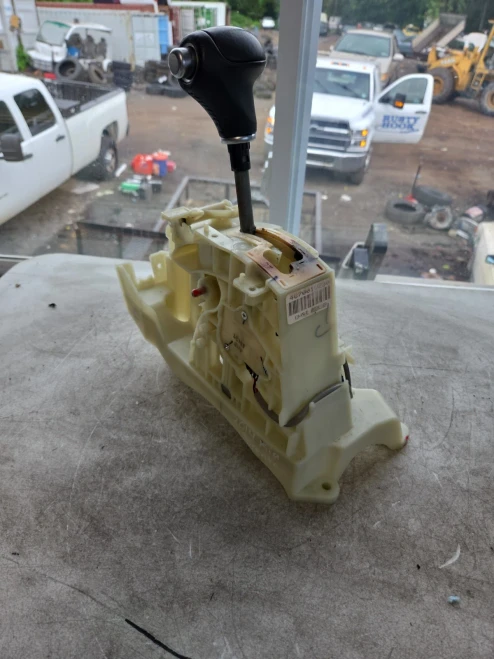 2014 Kia Sorento 467001U230 Automatic Used OEM Floor Shifter