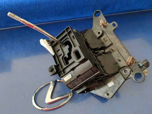2007-2011 Lexus 3355030B81 Used OEM Floor Shifter