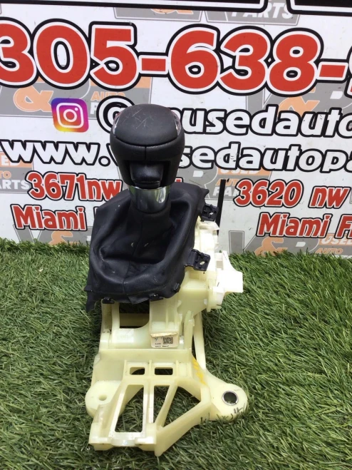 2018 Toyota Yaris Used OEM Floor Shifter