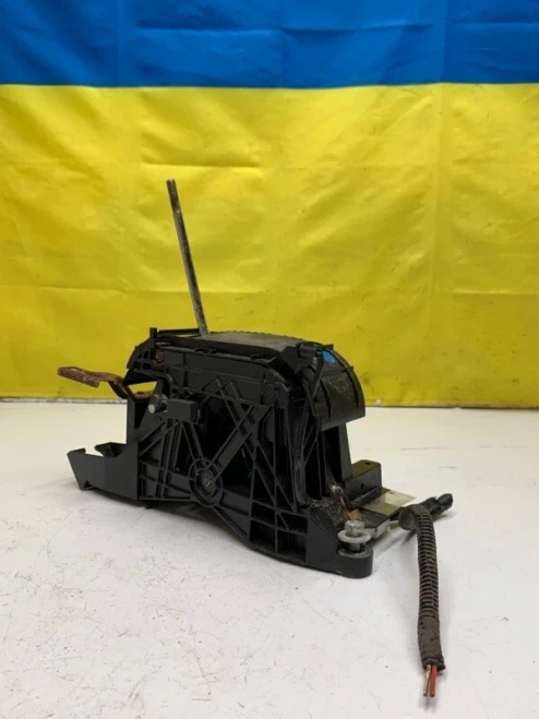 Toyota Camry Automatic Used OEM Floor Shifter