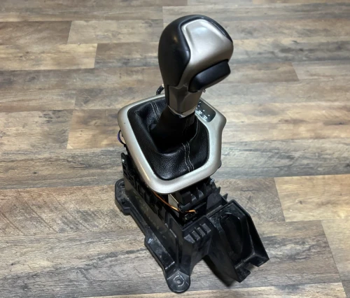 2014-2018 Jeep Cherokee P1UT701X9AE Used OEM Floor Shifter