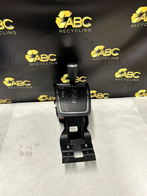 2014-2017 Jeep Patriot Automatic Used OEM Floor Shifter