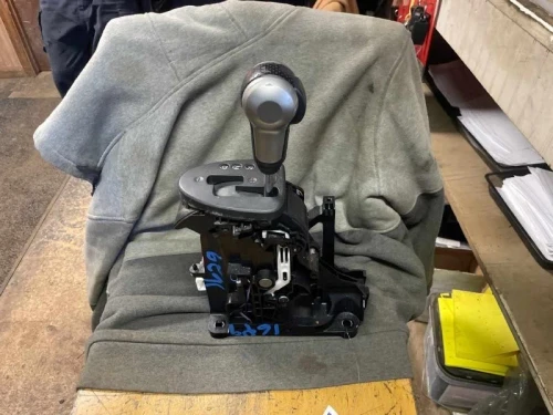 2008-2017 Nissan Rogue Automatic Used OEM Floor Shifter