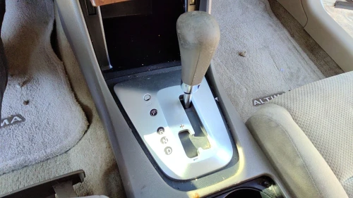 Nissan Altima Automatic Used OEM Floor Shifter