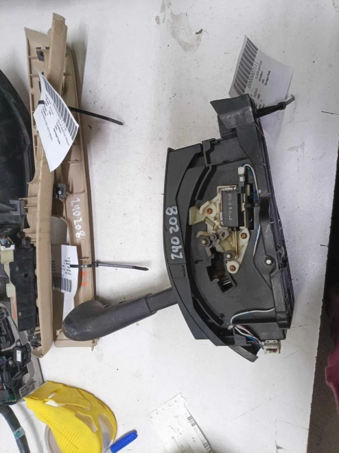 Nissan Pathfinder Used OEM Floor Shifter
