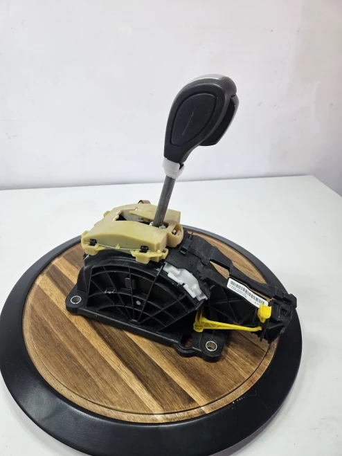 2008-2015 Land Rover 6G927K004AD Automatic Used OEM Floor Shifter