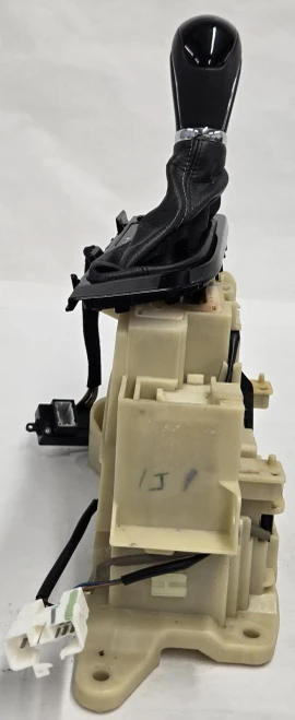 2010-2011 Land Rover Range Rover Used OEM Floor Shifter