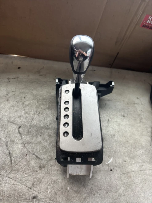2007 Pontiac G6 15859612 Used OEM Floor Shifter