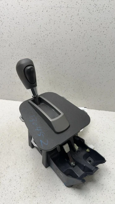 2006 Pontiac Torrent Used OEM Floor Shifter