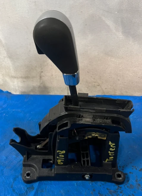 2007-2009 Pontiac Torrent Used OEM Floor Shifter
