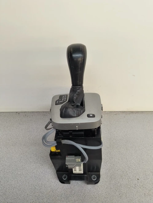2005-2006 Volvo XC90 08699412 Automatic Used OEM Floor Shifter