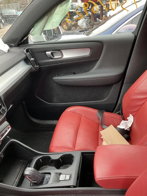 Volvo XC40 Used OEM Floor Shifter
