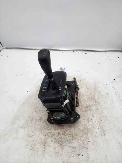 2004-2013 Volvo C70 30735997 Automatic Used OEM Floor Shifter