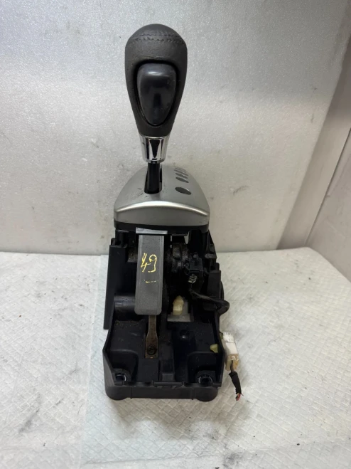 2005 Saturn Vue Used OEM Floor Shifter