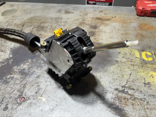 2011-2018 Porsche Cayenne 7P5713025AB Used OEM Floor Shifter