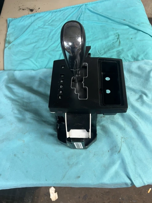 2008-2010 Chrysler 300 04578802AC Used OEM Floor Shifter