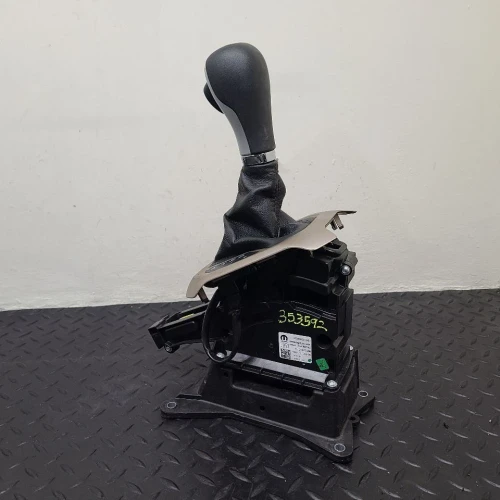 2015-2017 Jeep Renegade 6KF03LXHAA Automatic Used OEM Floor Shifter
