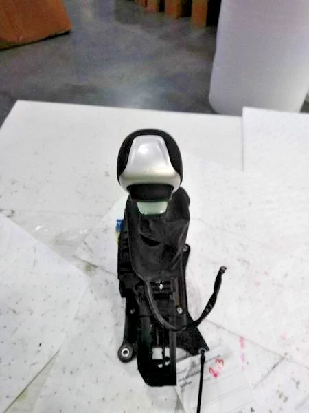 2015-2023 Jeep Renegade Automatic Used OEM Floor Shifter