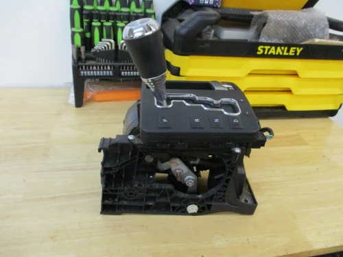 2006-2007 Jeep Commander Automatic 4WD Used OEM Floor Shifter