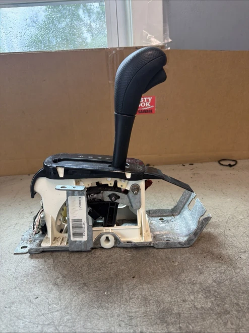 2003 Jeep Liberty P52104312AG Used OEM Floor Shifter