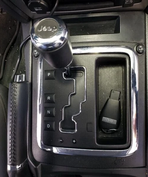 2009-2010 Jeep Cherokee Used OEM Floor Shifter