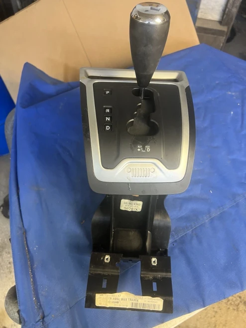 2007-2016 Jeep Compass 68186149AB Used OEM Floor Shifter